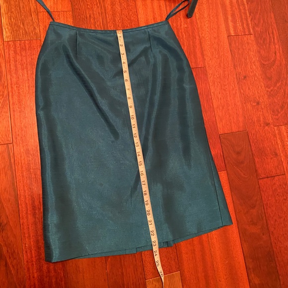 Tahari Skirt Suit - US 2 - Fitted w Pleats & belt for fitted silhouette - Picture 13 of 14